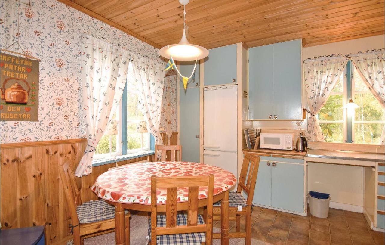 2 Bedroom Stunning Home In Molkom Sutterhojden Exterior photo